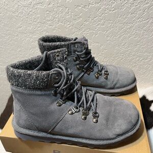 Bearpaw.  Gray Suede Ankle Boots with Knit Cuff